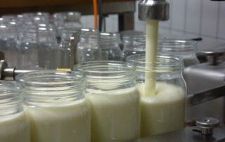 Vollautomatische Abfüllanlage Joghurt → RHS Innovation GmbH