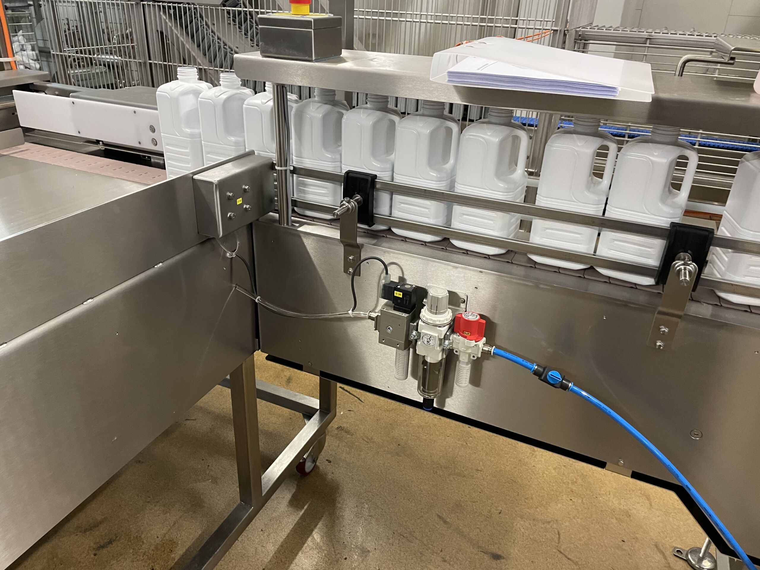 Vollautomatische RHYNER Abfüllanlage