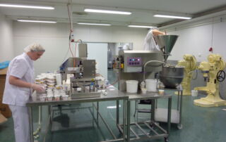 TA-1200 im Produktionsraum → RHS Innovation GmbH