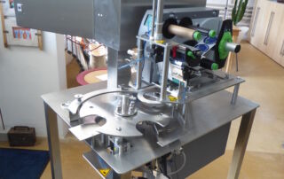 Drehteller Etikettierer → RHS Innovation GmbH