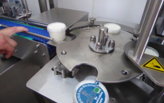 Automatischer Etikettierer → RHS Innovation GmbH