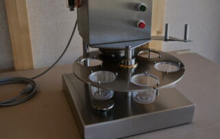 Webseite_P1010619 → RHS Innovation GmbH Drehteller RHYNER Becherschweissgerät