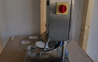 Webseite_P1010628 → RHS Innovation GmbH Deckelhalter RHYNER Becherschweissgerät